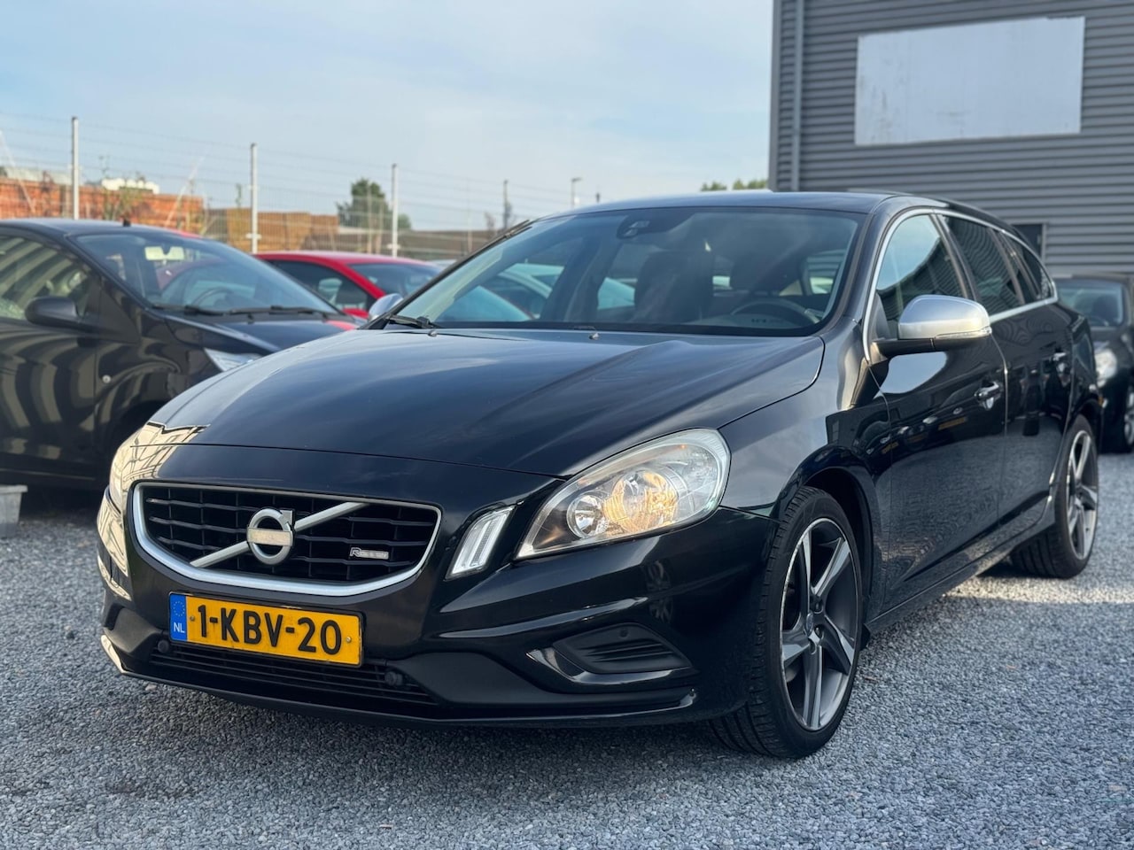 Volvo V60 - 1.6 T4 R-Design Clima Navi R Line - AutoWereld.nl