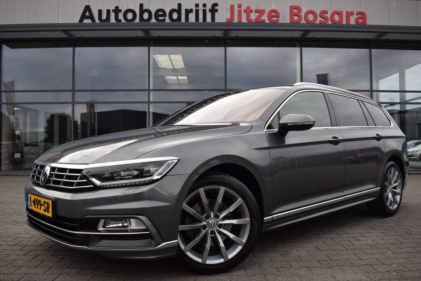 Volkswagen Passat Variant - 1.8 TSI 180pk Business Edition 2X R-Line | Vol leder | LED | Adaptieve Cruise - AutoWereld.nl