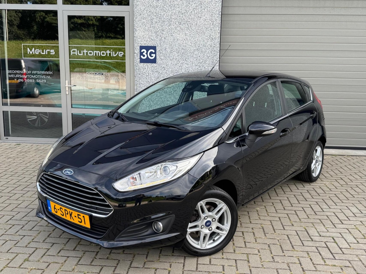 Ford Fiesta - 1.0 EcoBoost Titanium Cruise/Airco/Nwdistributie/PDC/Voorruit verwarming - AutoWereld.nl