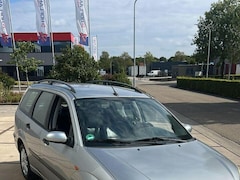 Ford Focus Wagon - 1.6-16V Trend