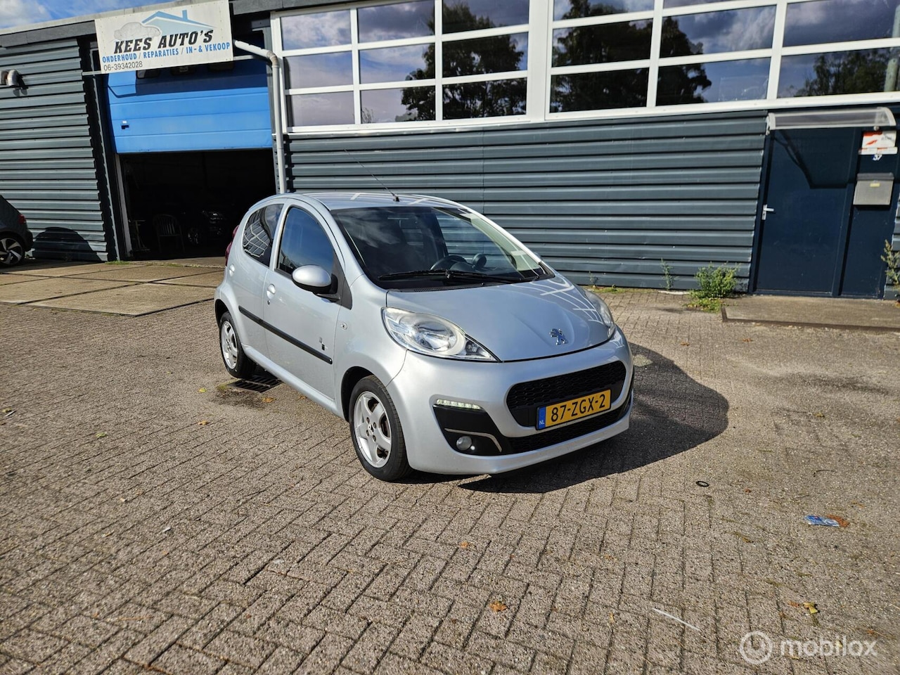 Peugeot 107 - 1.0 Black & Silver - AutoWereld.nl