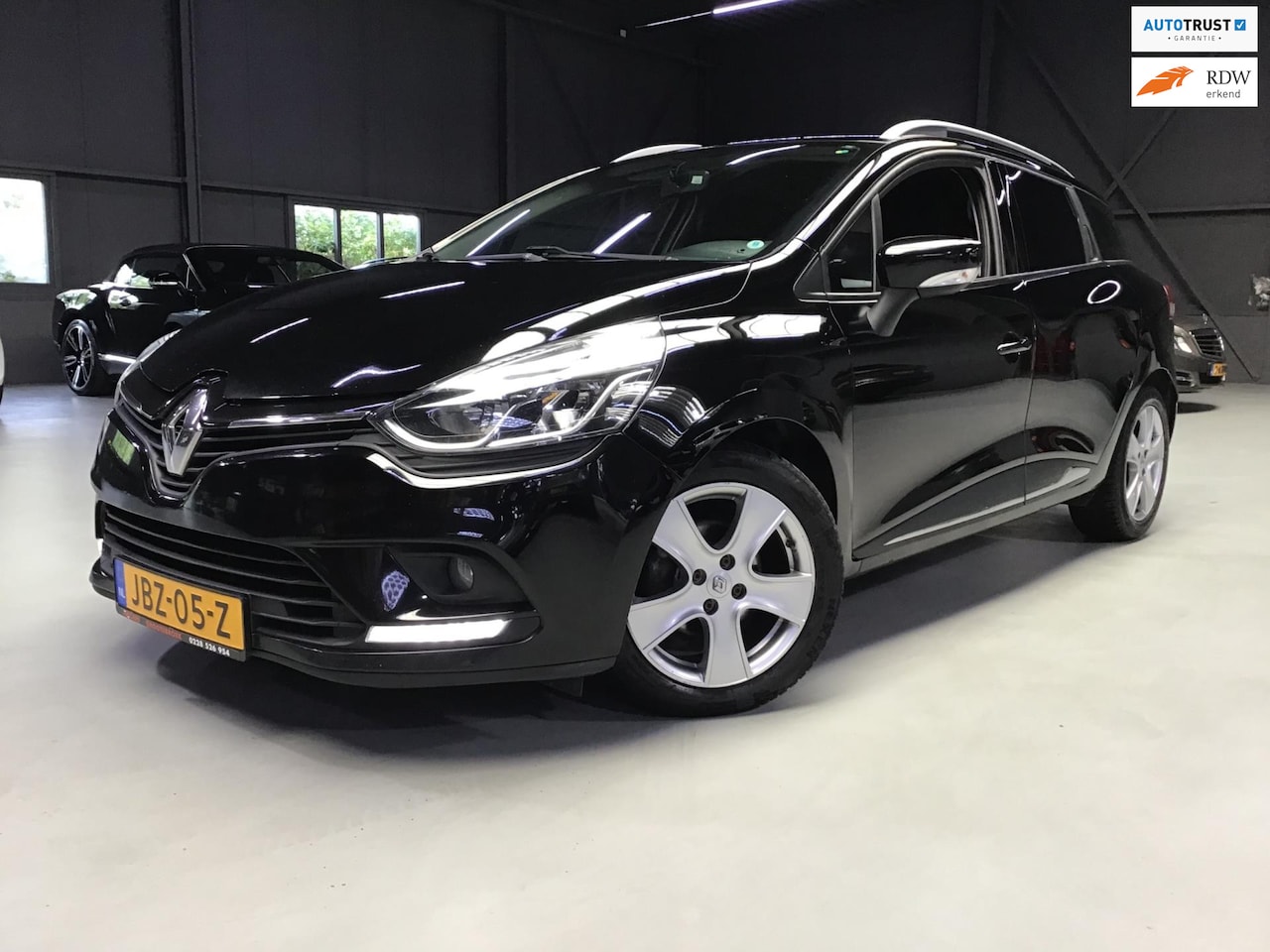 Renault Clio Estate - 0.9 TCe Limited I 1e Eigen. I Dealer Onderh. I New Apk 2jr + Kln Brt + Remmen I Navi I Cru - AutoWereld.nl