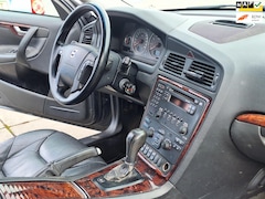 Volvo V70 - €2850, -2.5T AWD Ocean Race Vol Trekhaak Navi