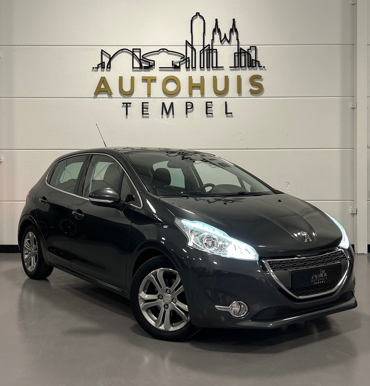Peugeot 208 - 1.2 VTi Allure Airco Led Parkeersensoren Navi 5Deurs Climate Bluetooth Isofix Lm Velgen - AutoWereld.nl