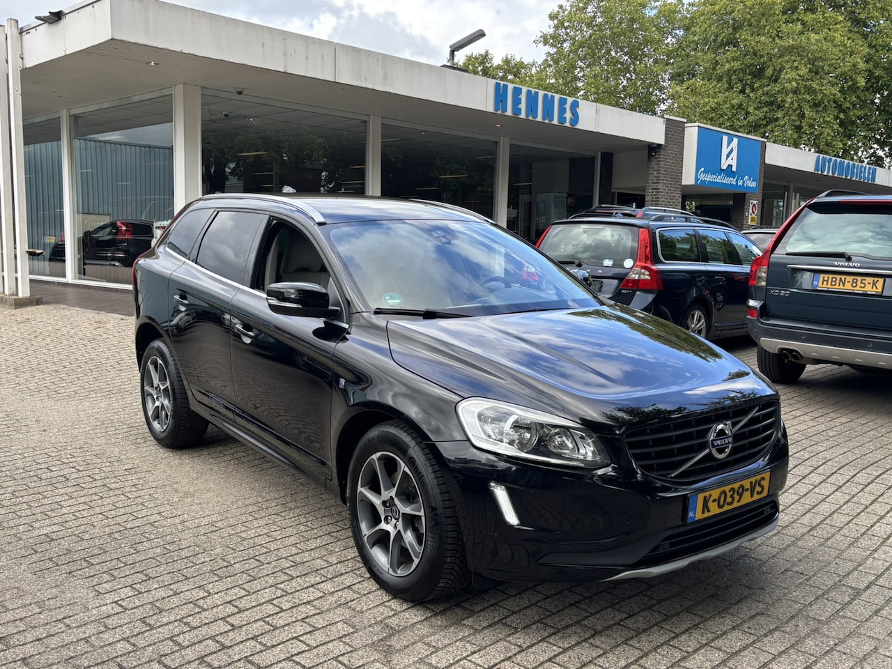 Volvo XC60 - 2.0 D3 Euro6 Ocean Race Leder Family - AutoWereld.nl