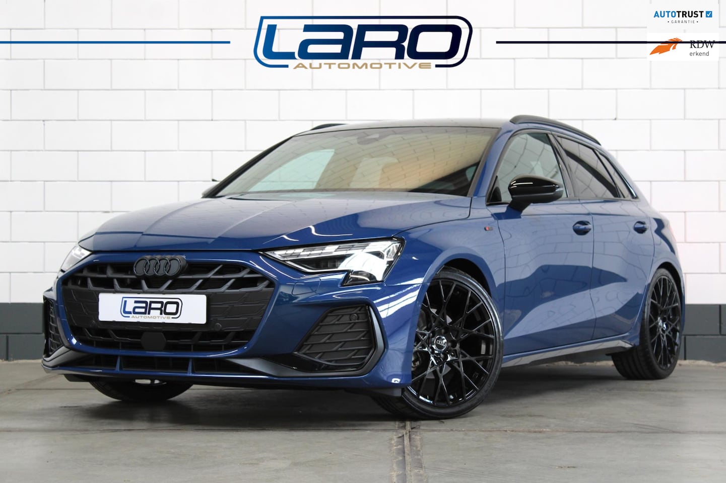 Audi A3 Sportback - 35 TFSI S-Line Facelift | Leder RS-Stoelen Matrix Sfeer Exclusive ACC Cam Keyless - AutoWereld.nl