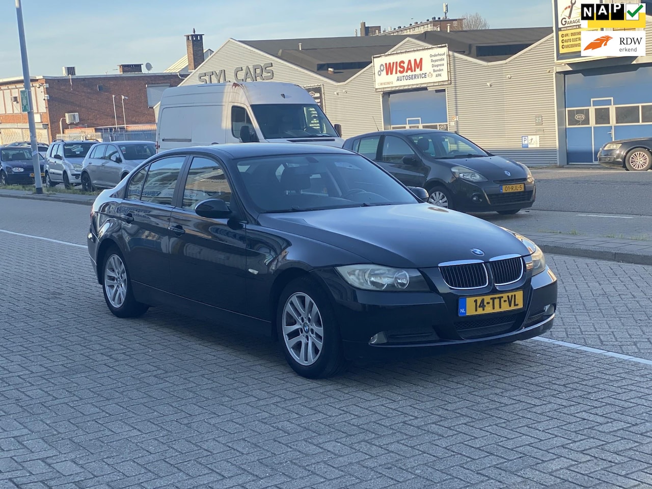 BMW 3-serie - 318i Business Line 318i Business Line - AutoWereld.nl