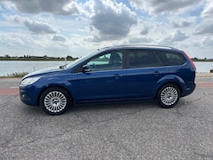 Ford Focus Wagon - 1.6 16V 143.000 Km Nap pas trekhaak nwe d-riem nwe banden