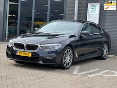 BMW 5-serie - 520i High Executive Edition/M-PAKKET/1STE EIG/PANO-DAK/CAMERA/NL-AUTO NAP