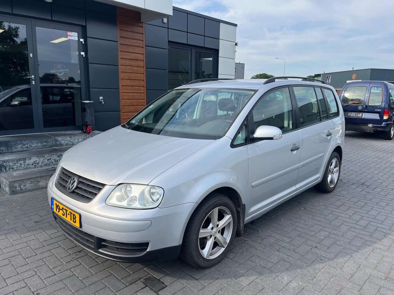 Volkswagen Touran - 1.6-16V FSI Business Airco 2006 Apk 1-2026 - AutoWereld.nl