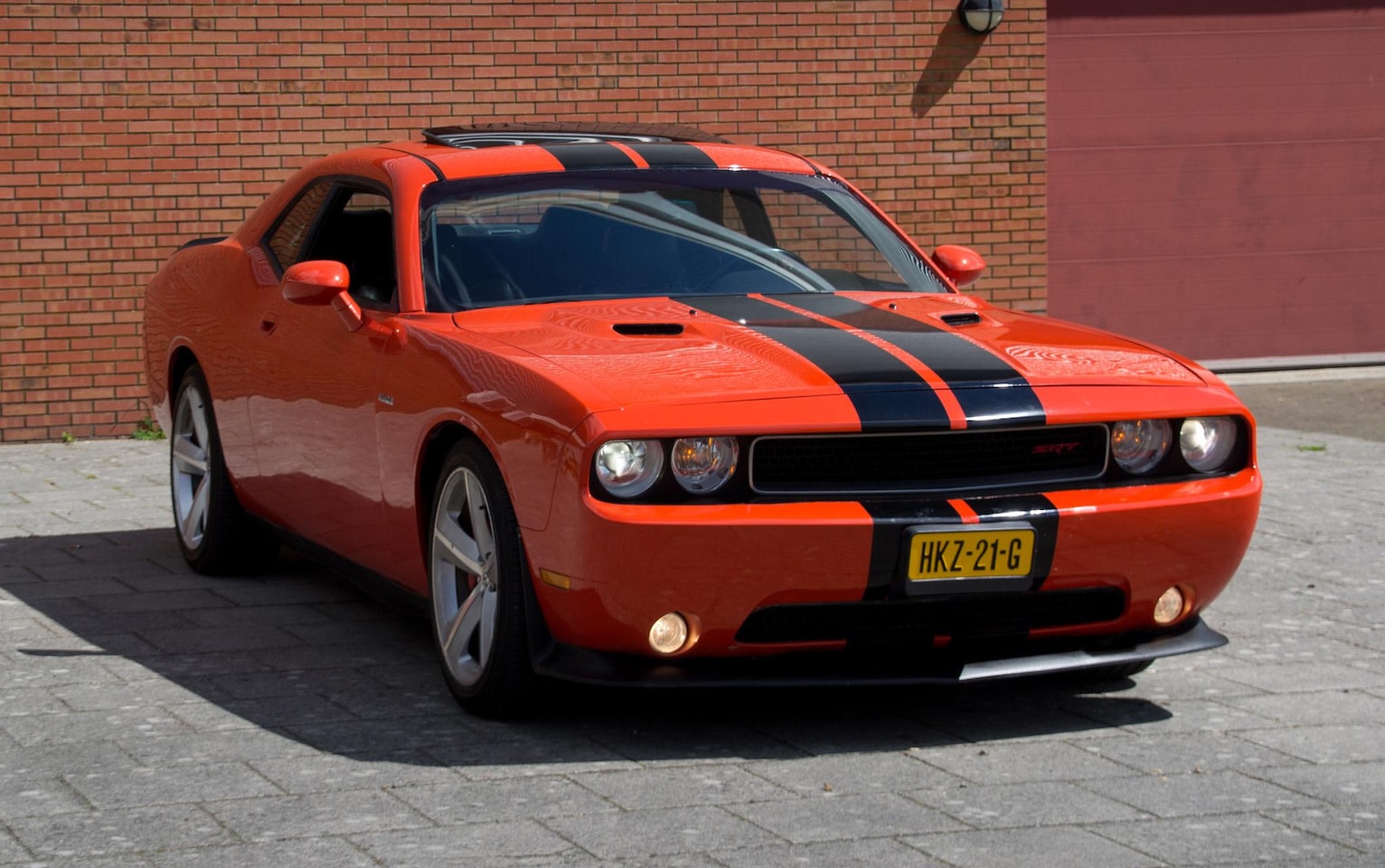Dodge Challenger - SRT8 6.1L 432PK V8 2010 HANDGESCHAKELD! - AutoWereld.nl