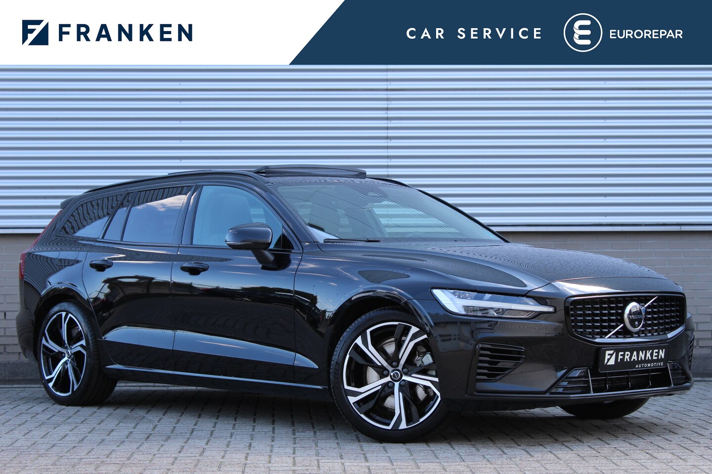 Volvo V60 - 2.0 T6 Plug-in hybrid AWD Plus Dark | Panoramadak | Trekhaak | H&K | BLIS | 360 Camera | W - AutoWereld.nl
