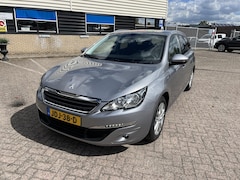 Peugeot 308 - 1.2 PureTech Style Zeer goed onderhouden van eerste eigenaar, Navi, pdc, donker glas, meta