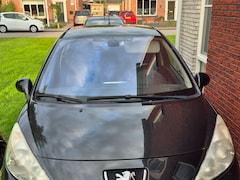 Peugeot 207 - 1.6 VTi XS