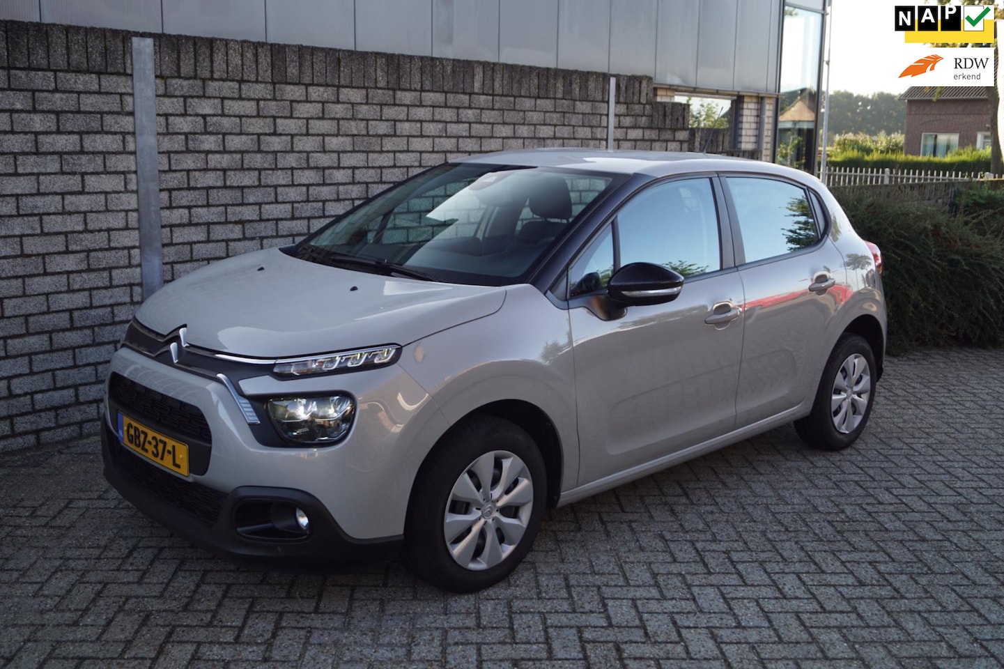 Citroën C3 - 1.2 PureTech Business Navi Camera Clima Cruise Apple Carplay Botswaarschuwing Rijbaan Assi - AutoWereld.nl