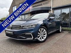 Volkswagen Passat Variant - 1.4 TSI PHEV GTE Automaat Business Trekhaak / Panoramadak / Camera