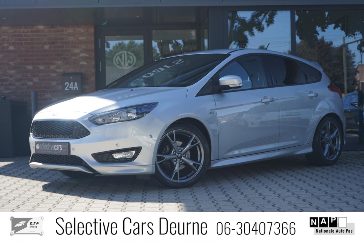 Ford Focus - 1.0 ST-Line Cruise, Navi, Led, AppleCarplay, Trekhaak, Org-NL. - AutoWereld.nl