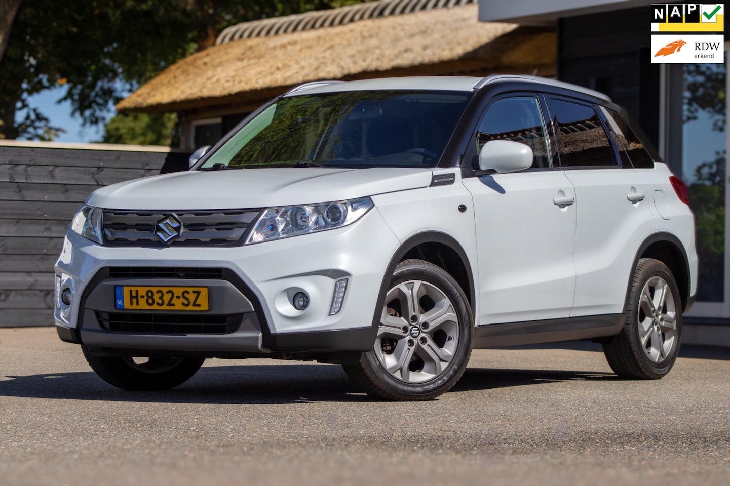 Suzuki Vitara - 1.6 Exclusive Climate I Cruise I LM Velgen I Camera I Bluetooth I Niet rokers auto - AutoWereld.nl
