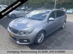 Peugeot 308 SW - 1.2 PureTech Blue Lease Premium . Parkeersensoren . Panoramadak . Camera