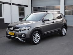Volkswagen T-Cross - 1.0 TSI Life Airco, navigatie, app-connect, parkeersensoren, trekhaak, licht metalen velge