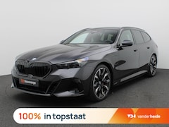 BMW 5-serie Touring - 530e xDrive 299PK Aut. M-Sport, Panoramadak, Head-Up Display, Stoelverwarming & ventilatie