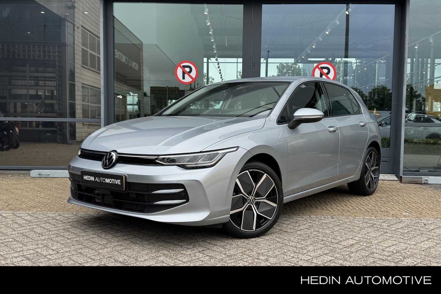 Volkswagen Golf - 8.5 1.5 TSI Oranje Edition | Navigatie | Stoel/stuurverw. | Adapt. Cruise Control | Camera - AutoWereld.nl