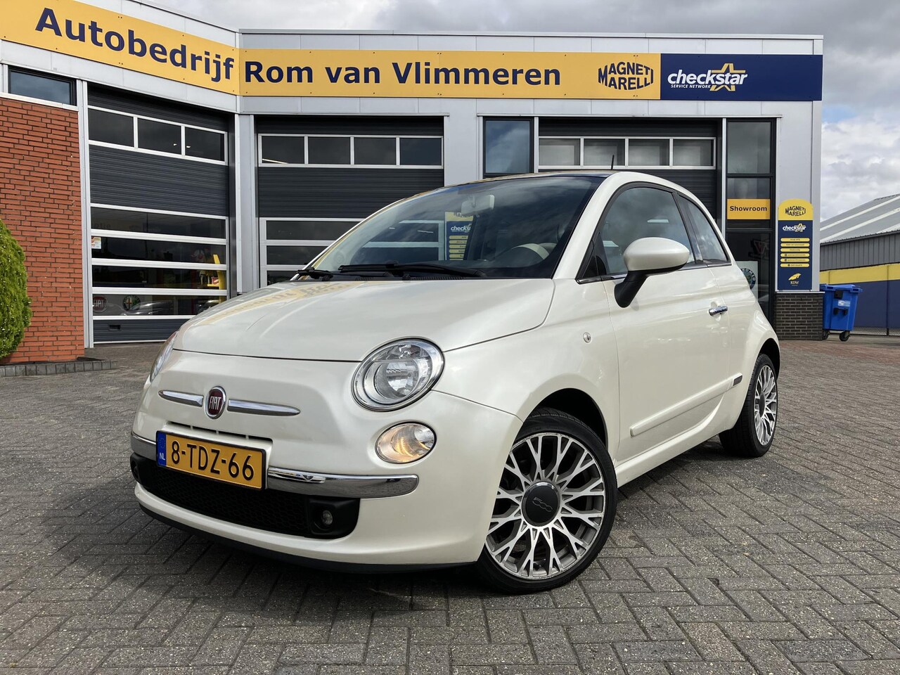 Fiat 500 - 0.9 TwinAir Lounge | Lederen bekleding | PDC | Lichtmetalen velgen 16 inch | - AutoWereld.nl