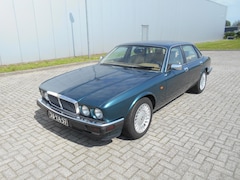 Jaguar XJ - 12