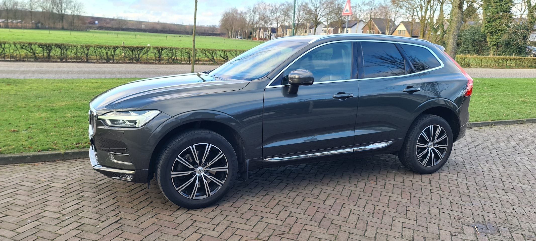 Volvo XC60 - 2.0 T6 AWD Inscription Polestar Luchtvering B&W Audio - AutoWereld.nl