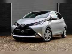 Toyota Aygo - 1.0 VVT-i x-play | 1E EIGENAAR | CAMERA | CARPLAY | LED | AUTOMAAT