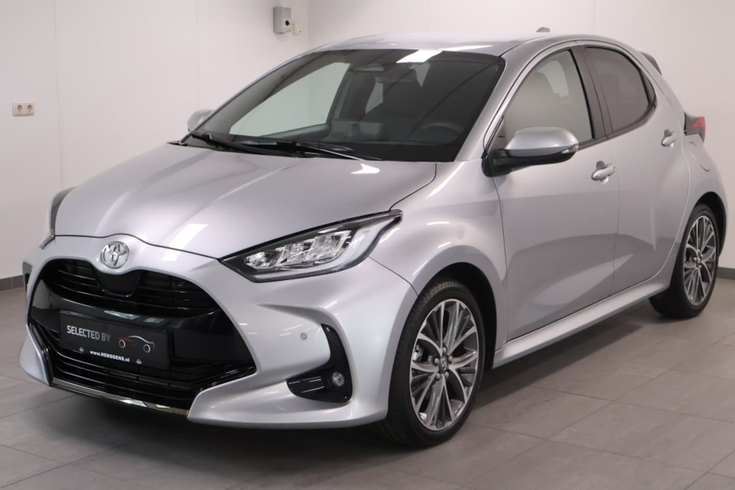 Toyota Yaris - 1.5 Hybride 130 Executive | HUD | 17 inch! - AutoWereld.nl
