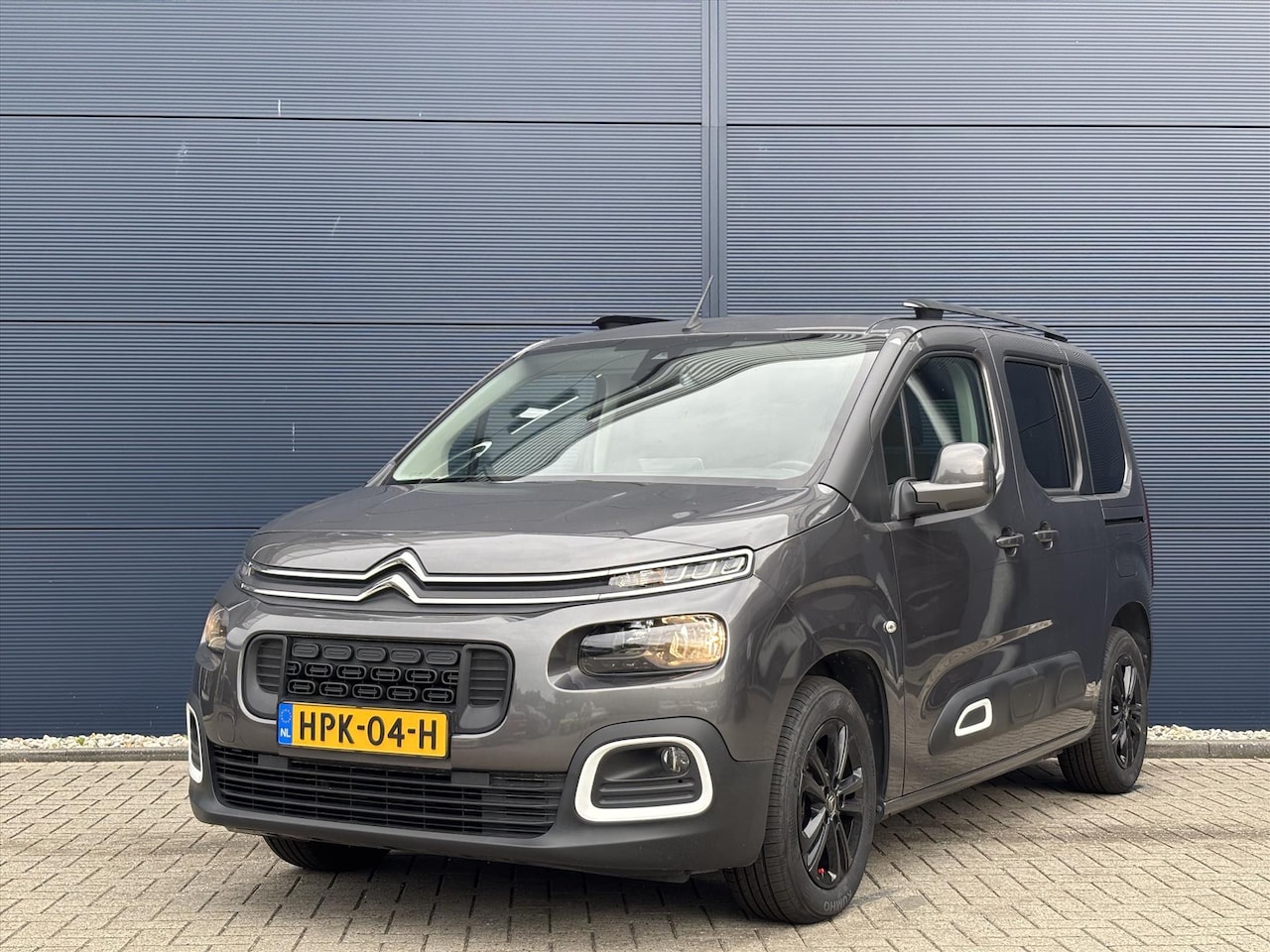 Citroën Berlingo - 1.2 Turbo 130pk EAT8 Shine Automaat I Navigatie I Camera I Parkeersensoren I Cruise Contro - AutoWereld.nl
