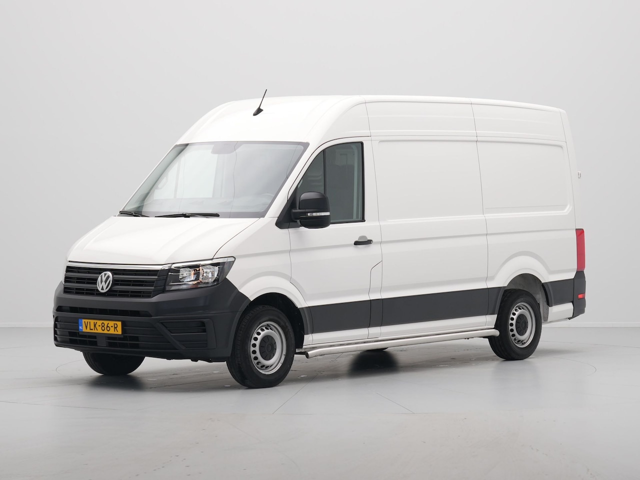 Volkswagen Crafter - 30 2.0 TDI L3H2 Economy Business Navi via App Camera Airco Cruise - AutoWereld.nl