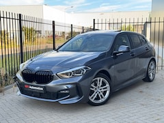 BMW 1-serie - 118i High Executive M-sport Panorama Camera Cruise Stoelverwarming