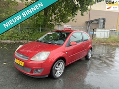 Ford Fiesta - 1.4-16V Futura XL LEUKE AUTO RIJDT EN SCHAKELT GOED