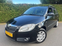 Skoda Fabia Combi - 1.6-16V Ambiente NIEUWE-APK AIRCO STATION KOOPJE