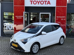Toyota Aygo X - X-PLAY 5-DEURS AIRCO LED CAMERA AUDIO-STUURWIELBED
