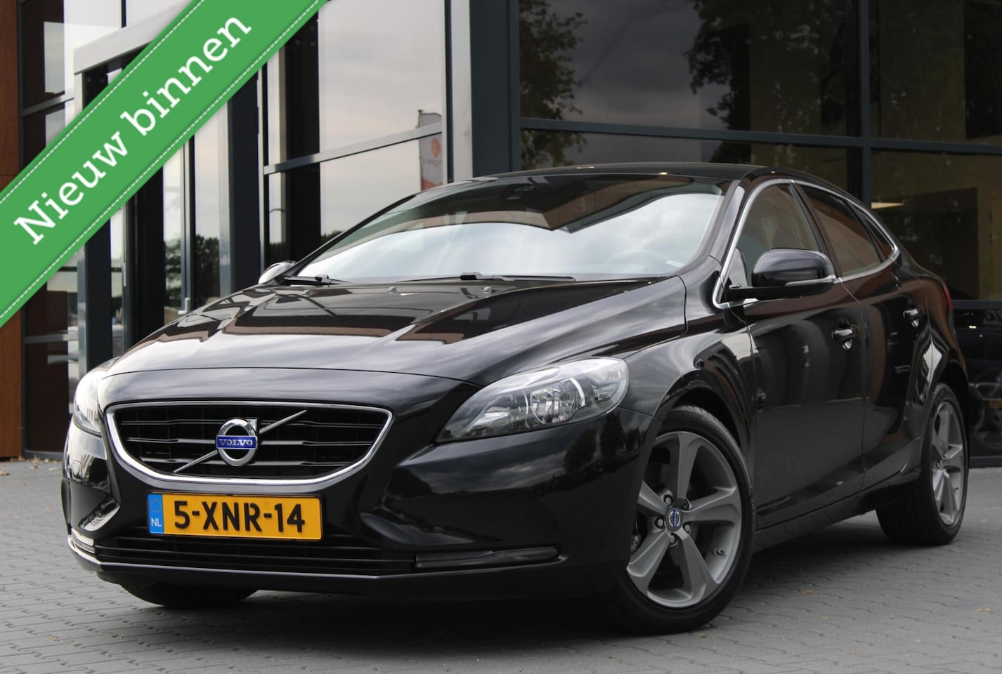 Volvo V40 - 1.6 T2 Momentum | Panoramadak - AutoWereld.nl