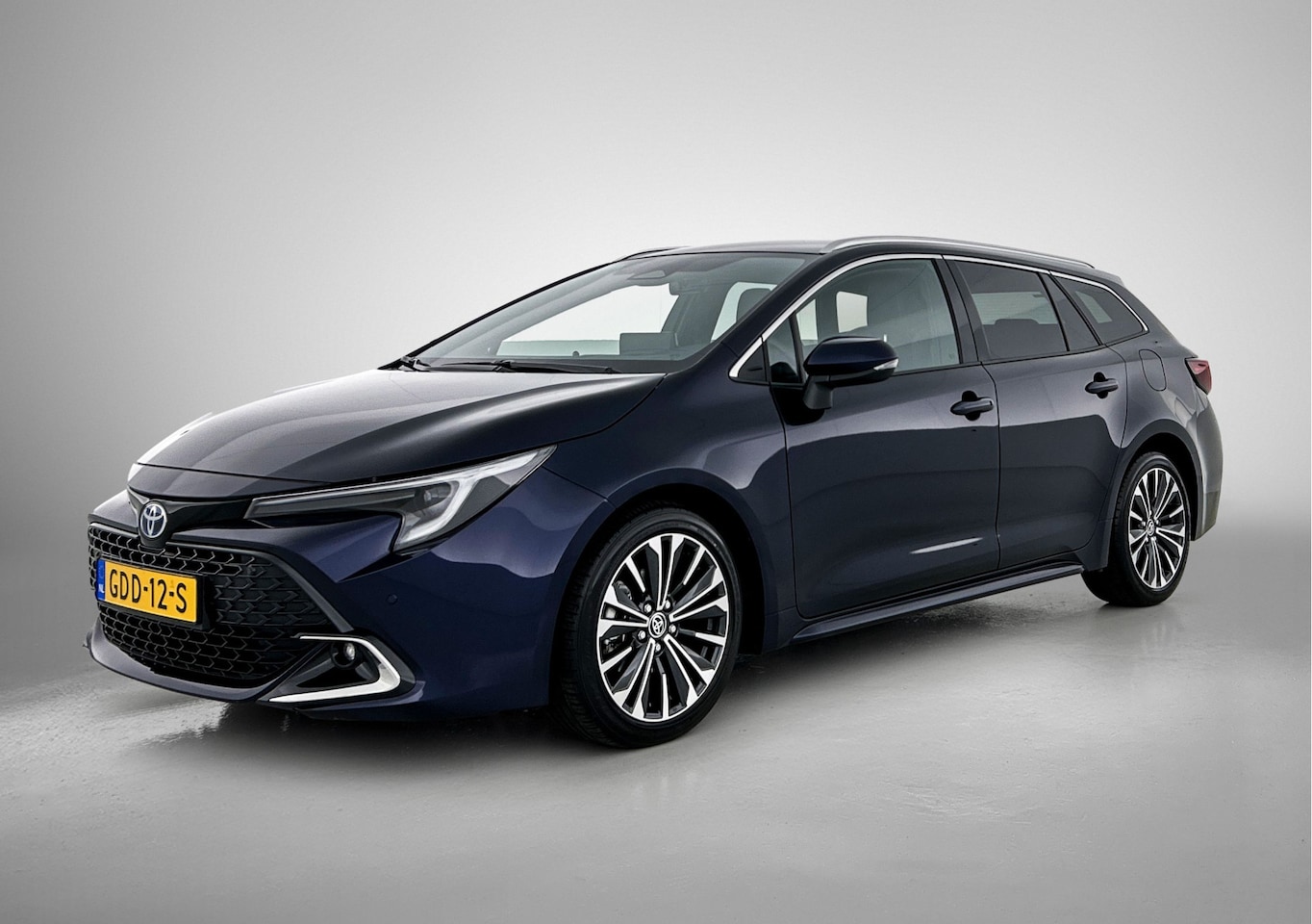 Toyota Corolla Touring Sports - Hybrid 140 Dynamic | Stoelverwarming | - AutoWereld.nl