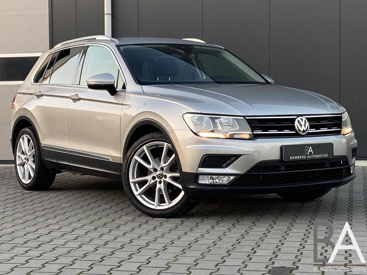 Volkswagen Tiguan - 1.4 TSI Automaat|sfeer|ACC|Lane|trekhaak| - AutoWereld.nl