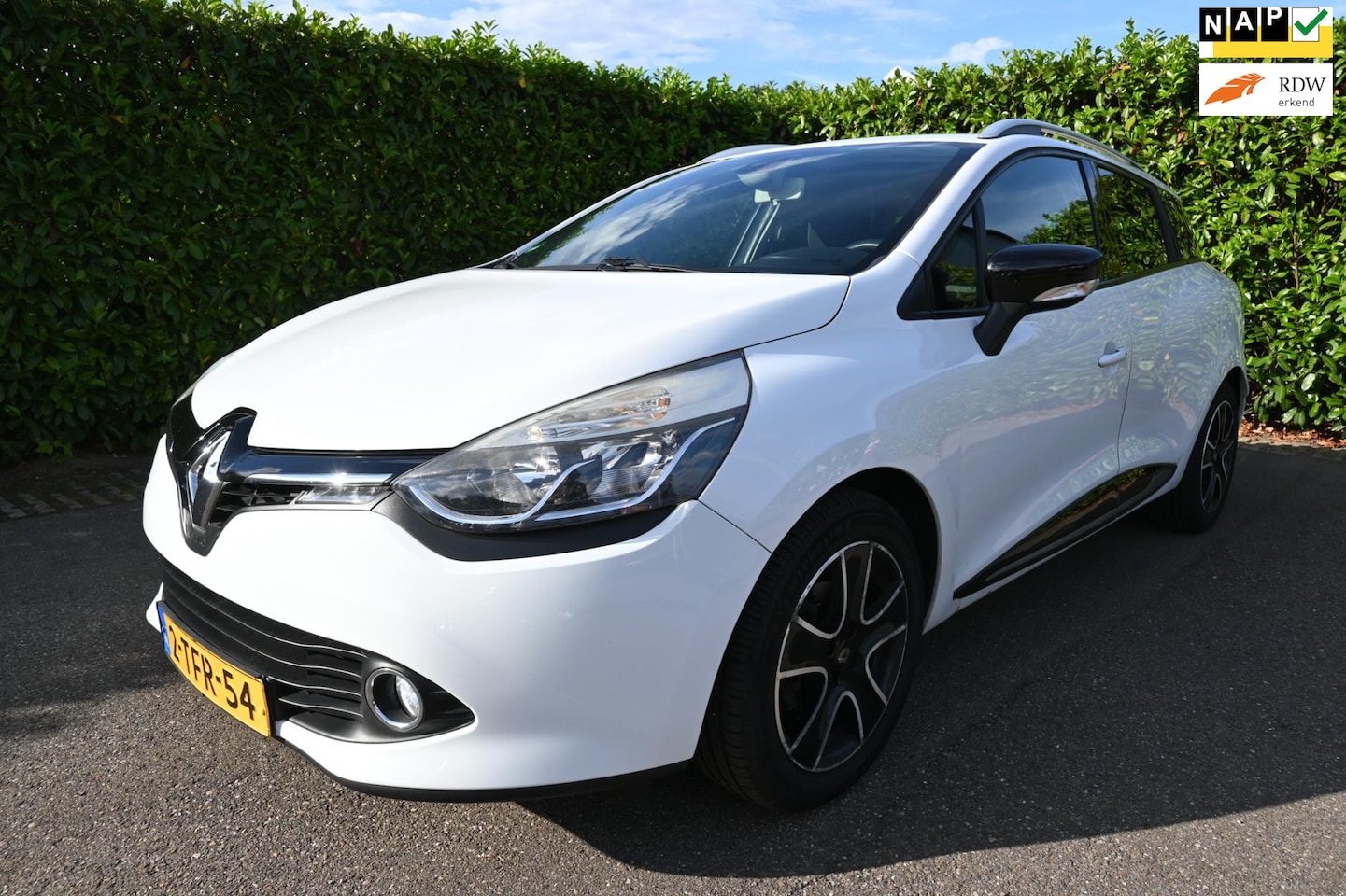 Renault Clio Estate - 0.9 TCe Dynamique. Origineel Nederlandse auto met NAP. - AutoWereld.nl