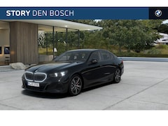 BMW 5-serie - 530e High Executive M Sport Automaat / Trekhaak / Adaptieve LED / Parking Assistant Plus /