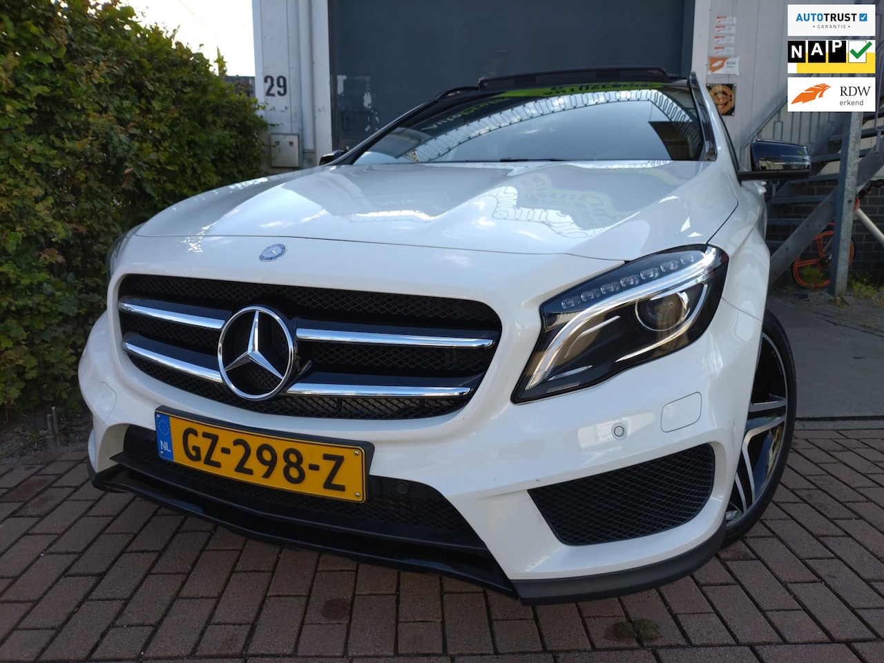 Mercedes-Benz GLA-Klasse - 200 Ambition Dealer onderhouden ! - AutoWereld.nl