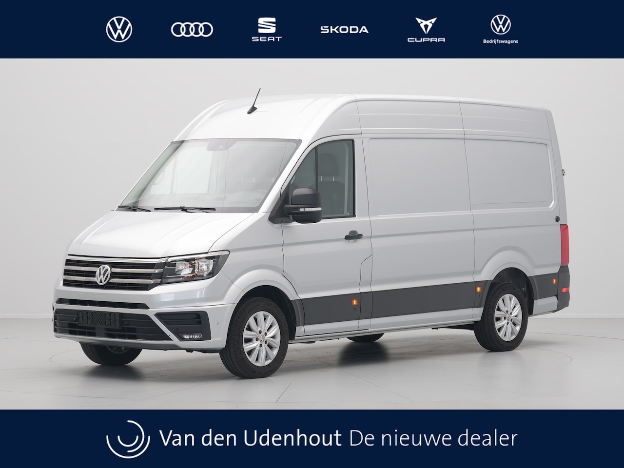 Volkswagen Crafter - 35 2.0 TDI L3H3 Highline Camera Pdc Acc Trekhaak Navigatie Carplay Parkassist - AutoWereld.nl