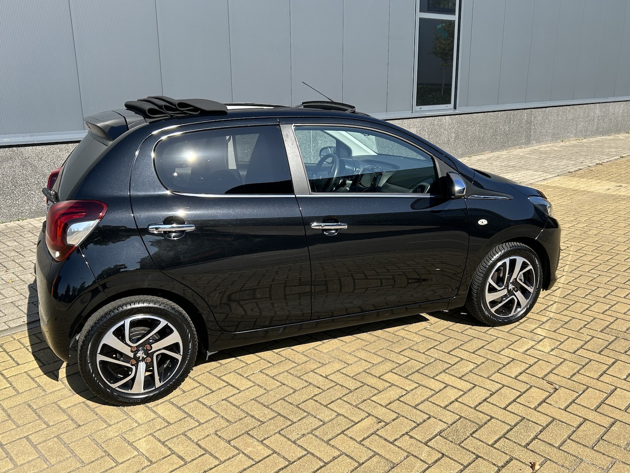 Peugeot 108 - 1.0 e-VTi Allure TOP! Vouwdak - AutoWereld.nl