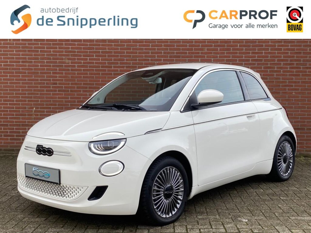 Fiat 500e - 42 KWH ADAPT-CRUISE NAV LED CARPLAY LMV - AutoWereld.nl