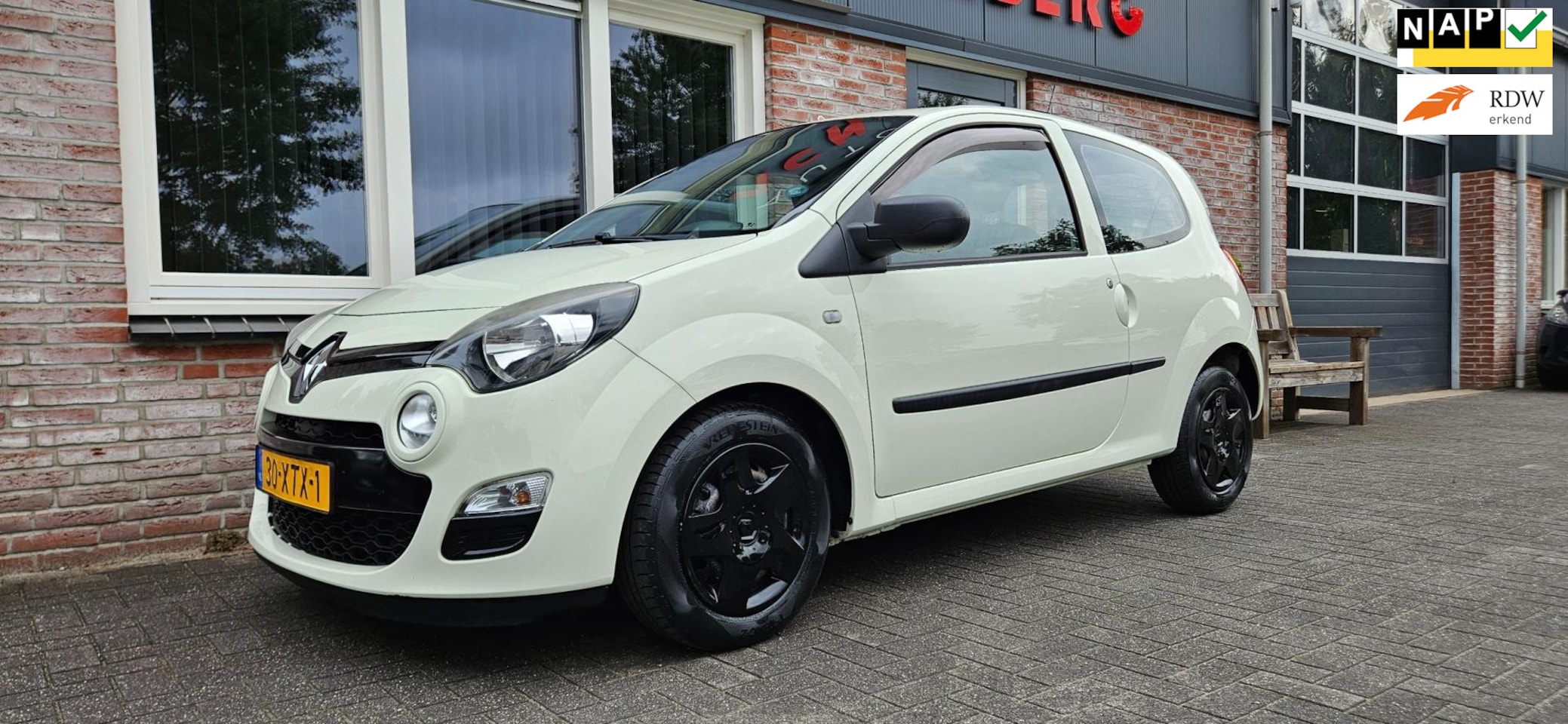 Renault Twingo - 1.2 16V Authentique Cruise Control! NAP! Leuke Auto! Dealer Onderhouden! - AutoWereld.nl