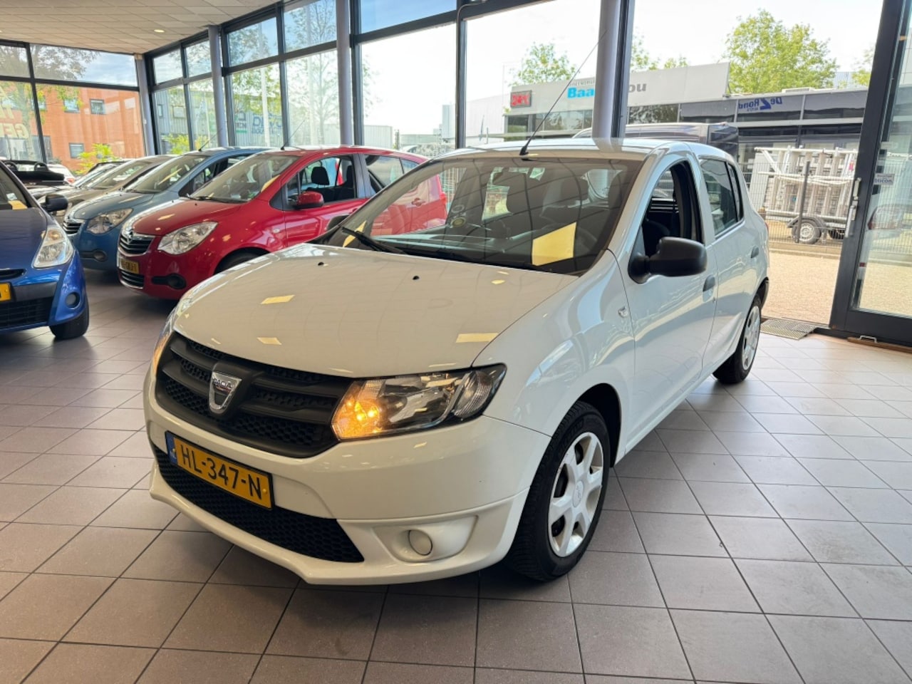 Dacia Sandero - 0.9 TCe Ambiance APK 9-26 AIRCO BLUETOOTH BJ 2016 !!! - AutoWereld.nl