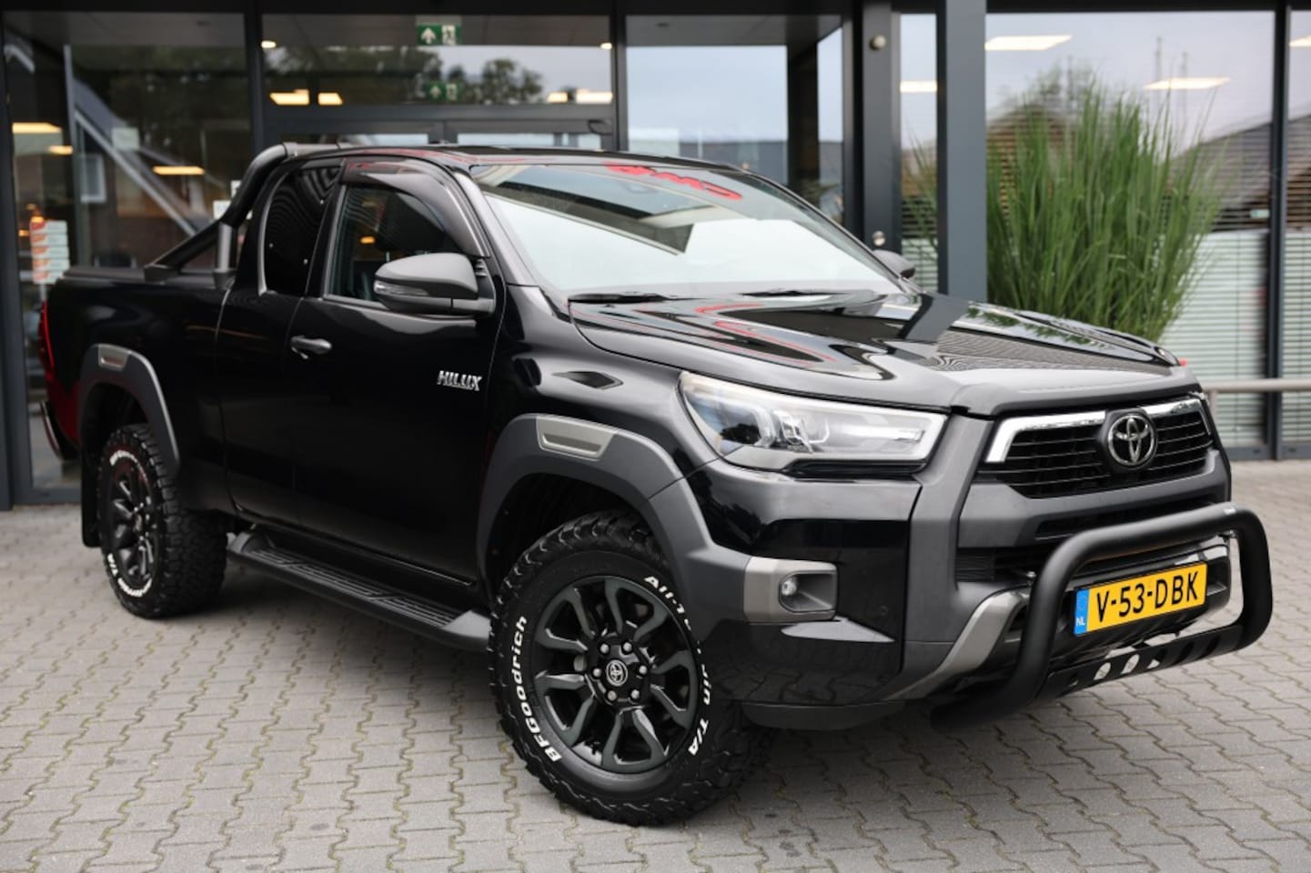 Toyota HiLux - 2.8 D-4D X-TRA CAB INVINCIBLE A/T  VAN - AutoWereld.nl