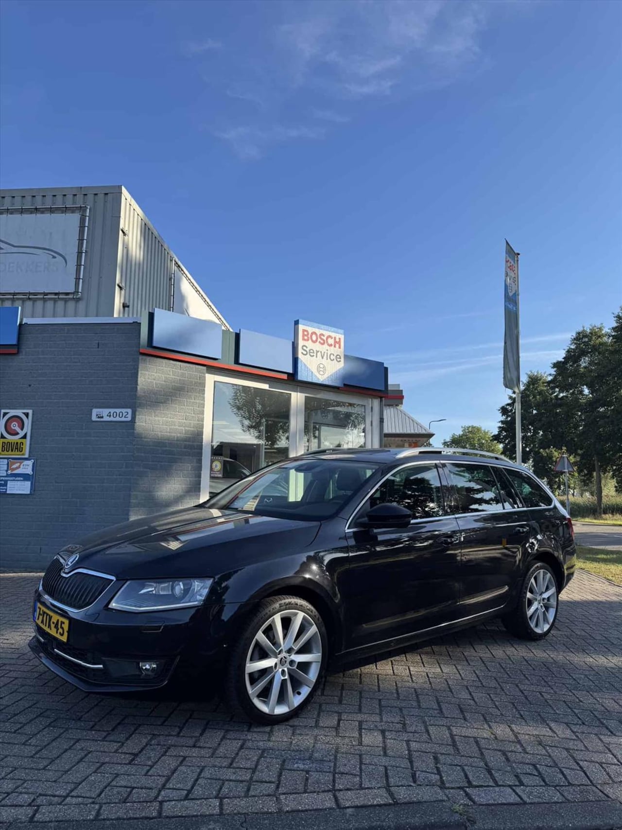 Skoda Octavia - 1.4 TSI 140pk Greentech DSG Elegance Business Line | XENON | PANO | ELEKTR KLEP | NAVI - AutoWereld.nl